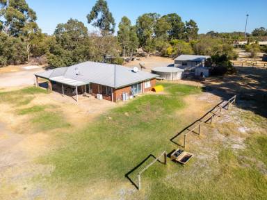 Farm For Sale - WA - Oakford - 6121 - Stunning Lifestyle and Your Dream Equine Property  (Image 2)