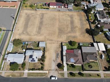 Farm For Sale - VIC - Kerang - 3579 - Build Your Dream Home or Subdivide  (Image 2)