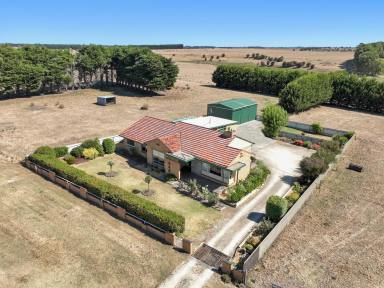 Farm For Sale - VIC - Garvoc - 3265 - OUTSTANDING WARRNAMBOOL DISTRICT COUNTRY AND RESIDENCE  (Image 2)