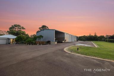 Farm For Sale - WA - Beeliar - 6164 - Unparalleled Entertainment and Serenity Awaits You  (Image 2)