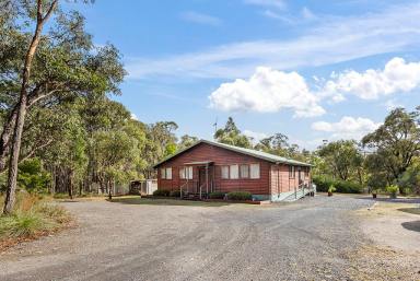 Farm For Sale - VIC - Smythes Creek - 3351 - Beautiful Lifestyle Property in Quiet Location  (Image 2)