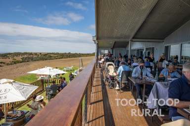 Farm For Sale - SA - Cuttlefish Bay - 5222 - Dudley Wines  (Image 2)