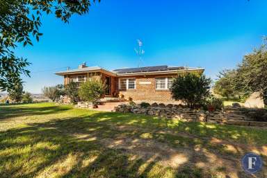 Farm For Sale - NSW - Boorowa - 2586 - Country Escape. Quiet Location.  (Image 2)