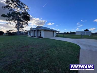 Farm For Sale - QLD - Kingaroy - 4610 - Quality rendered brick home on 1 acre  (Image 2)