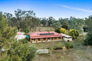 Farm Sold - VIC - Benalla - 3672 - Stop Looking! Your perfect lifestyle farmlet is just minutes from Benalla.  (Image 2)