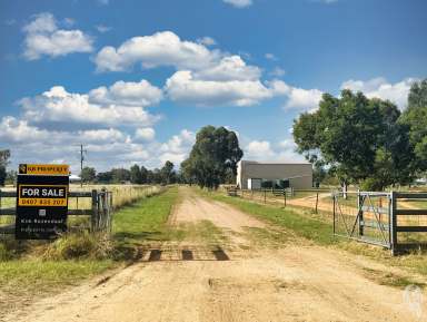 Farm Sold - NSW - Narrabri - 2390 - 10 MINUTES OUT OF TOWN, MODERN HOUSE & SHED ON 6* ACRES!!  (Image 2)