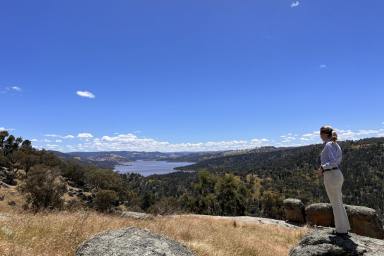 Farm For Sale - NSW - Wyangala - 2808 - PERFECT WEEKEND GET AWAY WITH WATERFRONT VIEWS  (Image 2)