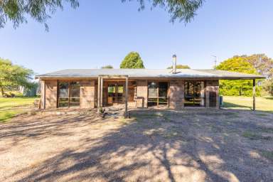 Farm For Sale - VIC - Lindenow South - 3875 - Enjoy Quiet Rural Living  (Image 2)