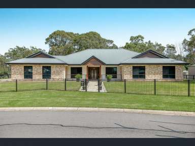 Farm For Sale - QLD - Top Camp - 4350 - AUSTRALIAN DREAM OF A HOME ON THE FRINGE OF TOOWOOMBA WITH 20M X 12M SHED  (Image 2)