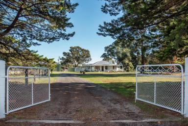 Farm For Sale - VIC - Victoria Valley - 3294 - Country hideaway with Grampians views  (Image 2)