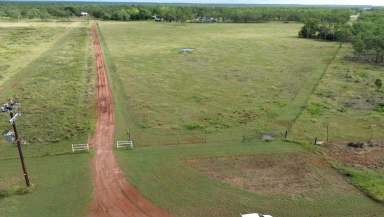 Farm For Sale - NT - Katherine - 0850 - Expansive Rural Property Ideal for Home Business and Tranquil Lifestyle  (Image 2)