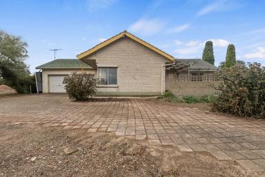 Farm Sold - SA - Arthurton - 5572 - One For The Renovator  (Image 2)