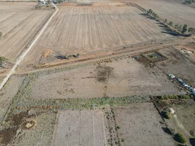 Farm For Sale - VIC - Kerang - 3579 - INVEST OR BUILD  (Image 2)