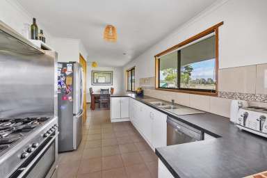 Farm For Sale - VIC - Gorae West - 3305 - Cosy Lifestyle Property!  (Image 2)