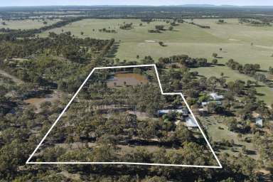 Farm For Sale - VIC - Earlston - 3669 - Rural Splendour on 12-Acres with Expansive Farming Facilities  (Image 2)