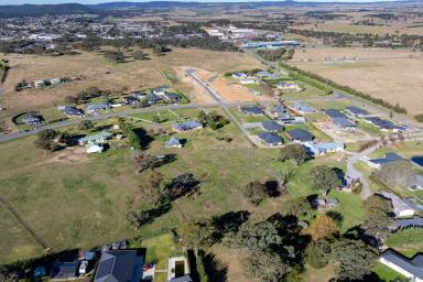 Farm For Sale - NSW - Goulburn - 2580 - HOME AND ACREAGE WITH SUBDIVISION POTENTIAL - VERY SMART BUYING!  (Image 2)