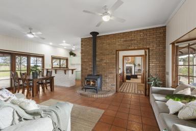 Farm For Sale - VIC - Inverleigh - 3321 - Family home on acreage  (Image 2)