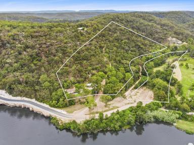 Farm For Sale - NSW - Lower Portland - 2756 - Irreplaceable Riverfront Retreat & 25 Acres  (Image 2)