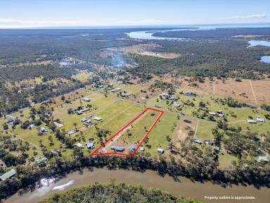 Farm For Sale - QLD - Buxton - 4660 - WHAT&apos;S STOPPING YOU?  (Image 2)