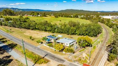 Farm For Sale - QLD - Mothar Mountain - 4570 - RENOVATORS DELIGHT - ALL OFFERS PRIOR TO AUCTION WELCOME!  (Image 2)