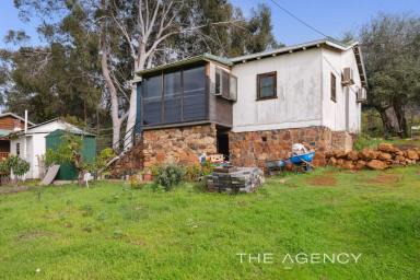 Farm For Sale - WA - Roleystone - 6111 - All offers presented  (Image 2)