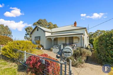 Farm For Sale - NSW - Harden - 2587 - FAMILY HOME WITH SUBDIVISION POTENTIAL  (Image 2)