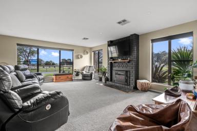 Farm For Sale - TAS - Bridport - 7262 - Country living by the sea  (Image 2)