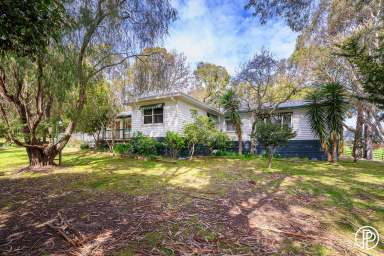 Farm For Sale - VIC - Woori Yallock - 3139 - FARMHOUSE RENOVATOR, on 18 ACRES OF BEAUTIFUL PASTURE  (Image 2)