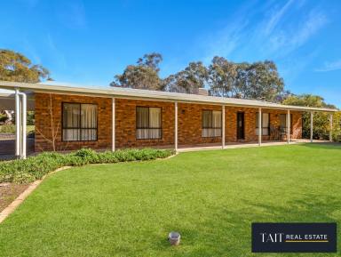 Farm For Sale - VIC - Glenrowan - 3675 - Lifestyle Living At It's Finest  (Image 2)