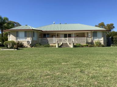 Farm For Sale - NSW - Inverell - 2360 - EXCLUSIVE NEW LISTING - Modern Elegance on 2.5 acres  (Image 2)