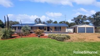 Farm For Sale - NSW - Grenfell - 2810 - FOR THE ARTIST IN YOU  (Image 2)