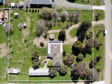 Farm For Sale - VIC - Oxley - 3678 - LIVE THE DREAM  (Image 2)