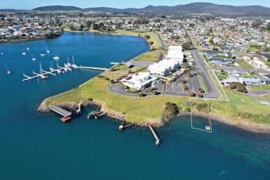 Farm For Sale - TAS - George Town - 7253 - Restaurant + Accommodation + 24/7 Gym + Marina Lease for Sale  (Image 2)