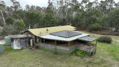 Farm For Sale - VIC - Wartook - 3401 - Mountain retreat on 16.1ha/39.7acres  (Image 2)