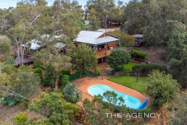 Farm For Sale - WA - Darlington - 6070 - 2 Acre Quintessential Darlington Lifestyle in Village Location  (Image 2)