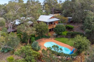 Farm For Sale - WA - Darlington - 6070 - Quintessential Darlington Lifestyle  (Image 2)