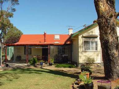 Farm Sold - SA - Mount Pleasant - 5235 - Rare, stone home with 1.47 Ac. Character, space and privacy.  (Image 2)