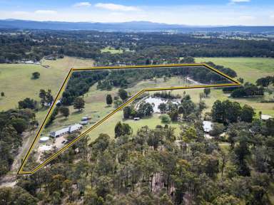 Farm For Sale - VIC - Nicholson - 3882 - MODERN FAMILY HOME WITH EXPANSIVE FEATURES ON 28 ACRES  (Image 2)