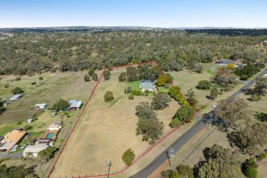 Farm For Sale - QLD - Meringandan West - 4352 - Luxurious Cape Cod Style Homestead On 5-Acres Near Toowoomba.  (Image 2)