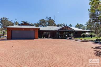 Farm For Sale - WA - Coondle - 6566 - Spacious Custom-Built Family Home with Eco Features and Entertainer's Dream Layout  (Image 2)