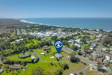 Farm For Sale - NSW - Diamond Beach - 2430 - Luxurious, Resort-Style Four Bedroom Home with Separate Granny Flat on Expansive 4,634m² Block  (Image 2)