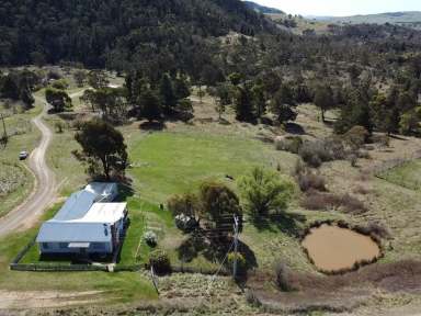 Farm For Sale - VIC - Omeo - 3898 - COUNTRY STYLE LIVING ON OVER AN ACRE  (Image 2)