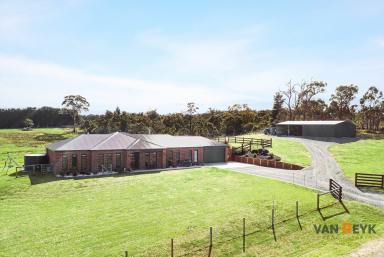 Farm For Sale - VIC - Wy Yung - 3875 - Mountain Views on the edge of Bairnsdale Township  (Image 2)