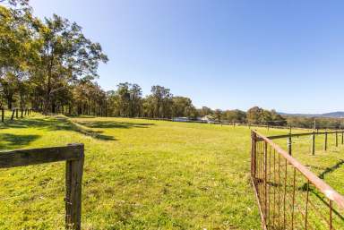 Farm For Sale - NSW - Branxton - 2335 - OLD WORLD CHARM PLUS MOUNTAIN VIEWS  (Image 2)