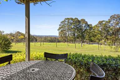 Farm For Sale - NSW - Branxton - 2335 - OLD WORLD CHARM PLUS MOUNTAIN VIEWS  (Image 2)