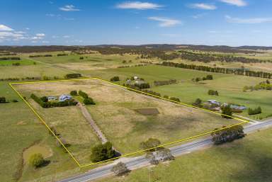 Farm For Sale - NSW - Goulburn - 2580 - Spacious Family Retreat with Modern Comfort and Rural Charm  (Image 2)