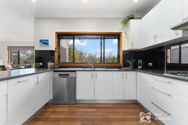 Farm For Sale - NSW - Gulgong - 2852 - CONTEMPORARY FAMILY HOME IN A PEACEFUL RURAL SETTING  (Image 2)