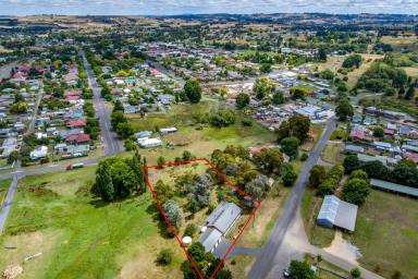 Farm For Sale - NSW - Crookwell - 2583 - NOT YOUR ORDINARY HOME  (Image 2)