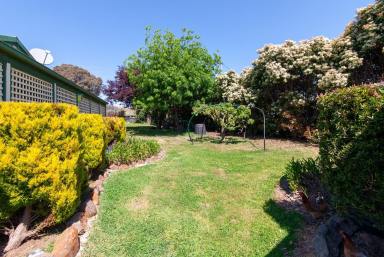 Farm For Sale - NSW - Crookwell - 2583 - SERENE COUNTRY LIVING AWAITS  (Image 2)