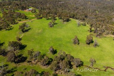 Farm For Sale - WA - Gidgegannup - 6083 - "Rare Earth"  (Image 2)